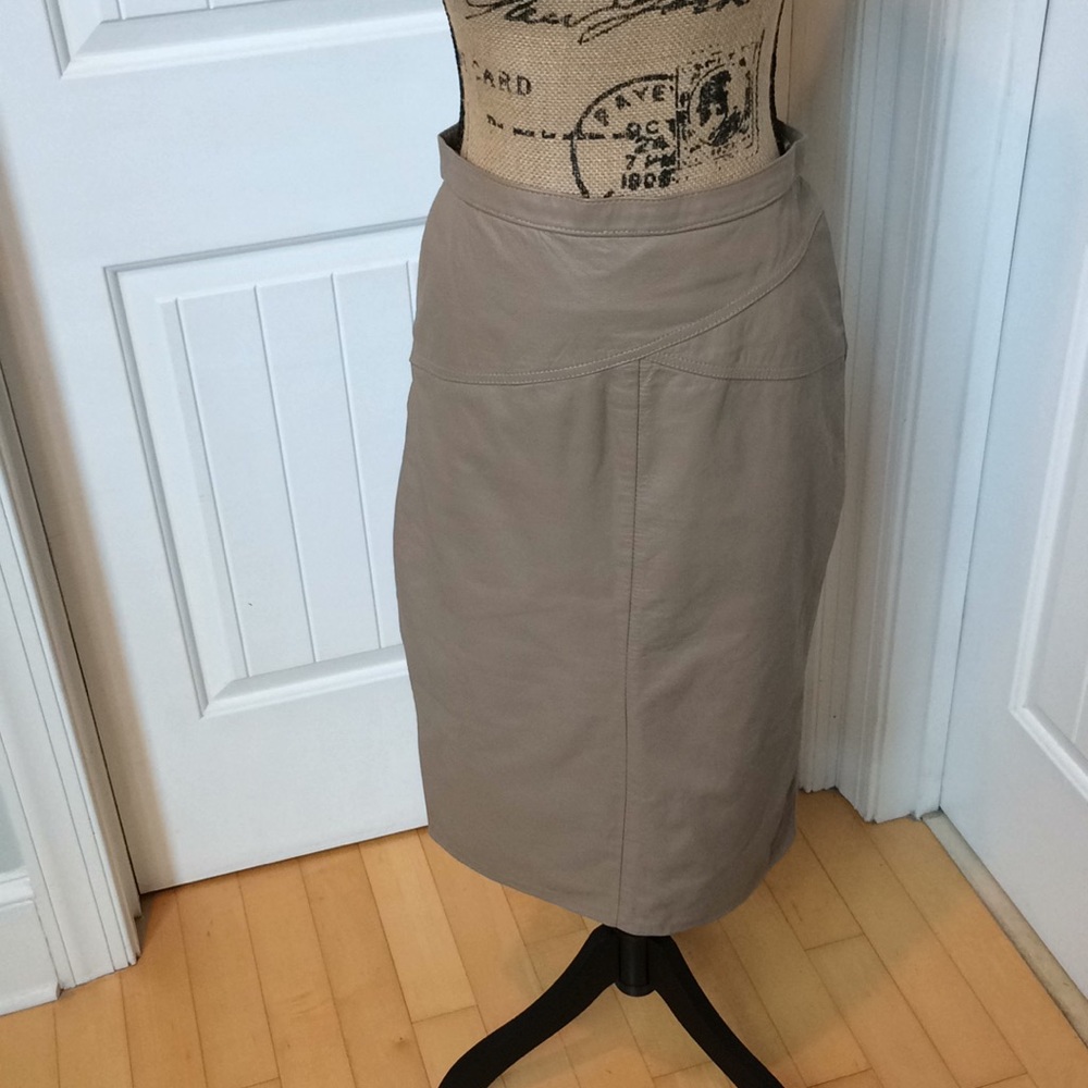 Switzers vintage leather tan skirt size 12